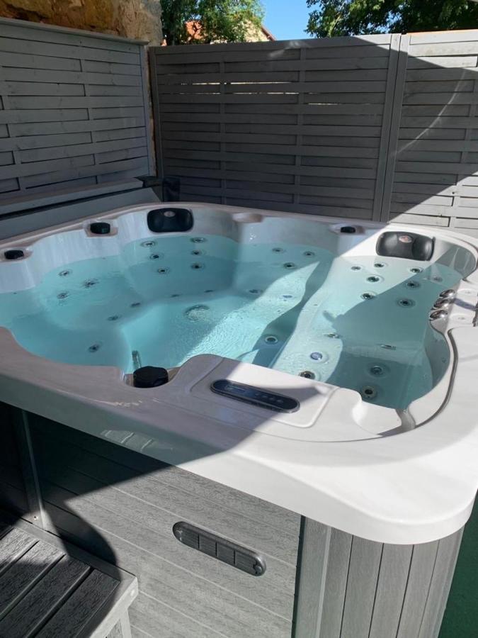 La Biche Au Bois Piscine Chauffee Jacuzzi Villa Cazals  Buitenkant foto